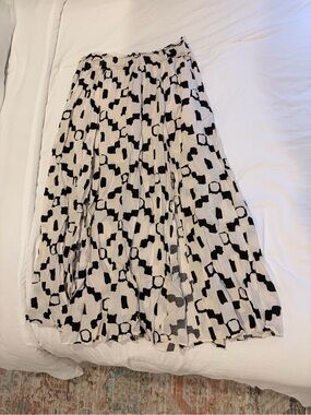 H&M Abstract Geometric Print Maxi Skirt Side Slit Black White Size 10
